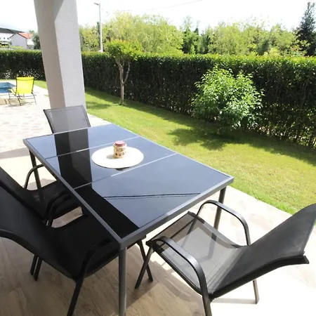 Mares Gasthuis Cepljani