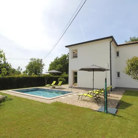 Mares ゲストハウス Čepljani