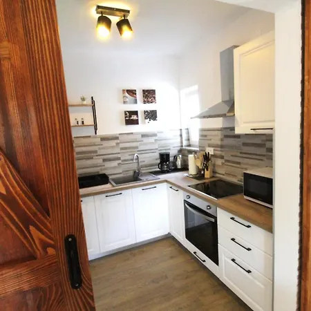 Mares ゲストハウス 4*